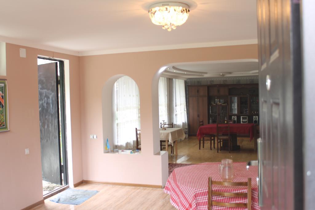 Iason Guest House In Mazeri Mestia Eksteriør billede